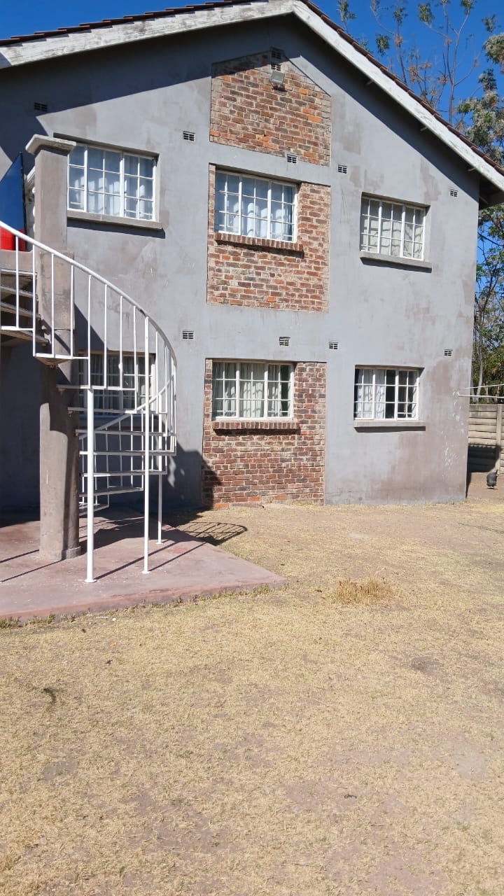 HATFIELD FLAT TO RENT