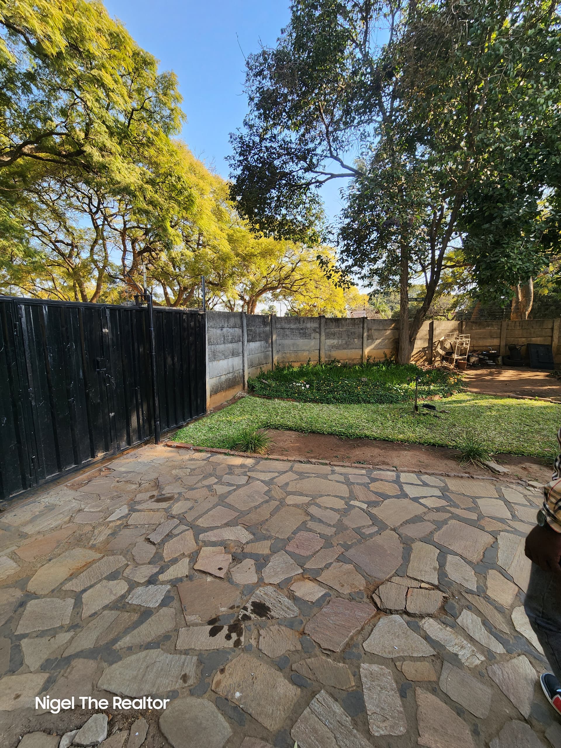 BRAESIDE HOUSE TO RENT